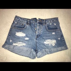 FOREVER 21 Distressed High waisted shorts